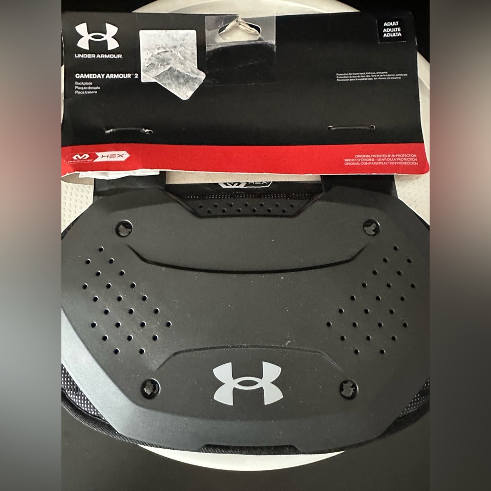 🆕Under Armour Backplate ADULT